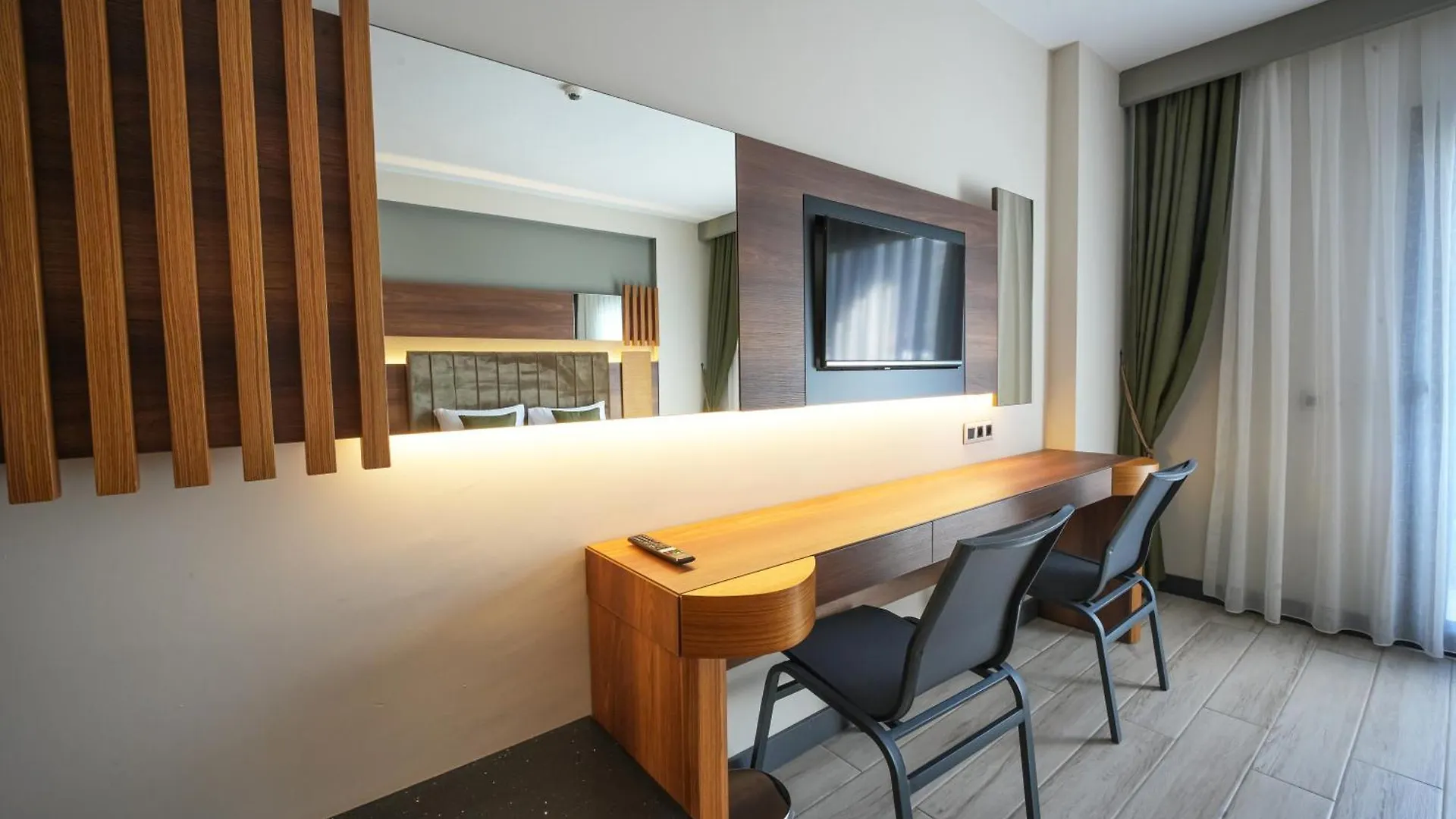 Hotel Oliva Verde مرمريس