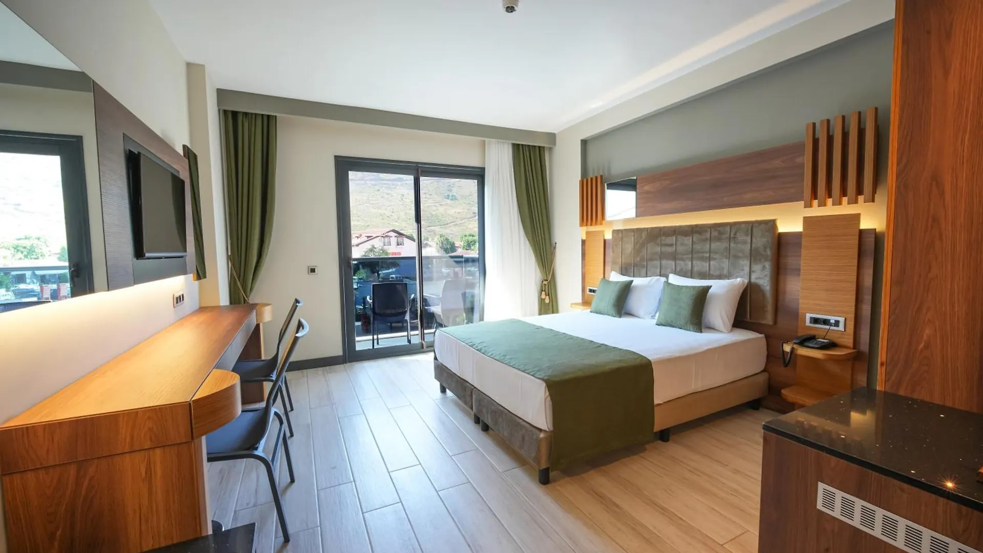 Hotel Oliva Verde مرمريس
